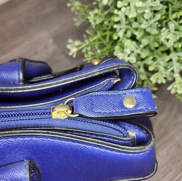 London Fog Shoulder Bag - Picture 10 of 10